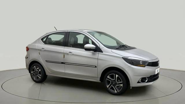 https://images10.gaadi.com/usedcar_image/4551837/original/10a04e89b60939bd8813749b77a92f68.jpg?imwidth=6400