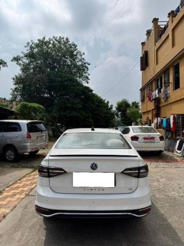 https://images10.gaadi.com/usedcar_image/4551847/original/processed_051d90a5-7536-40ff-957a-f0044db513e3.jpeg?imwidth=6401