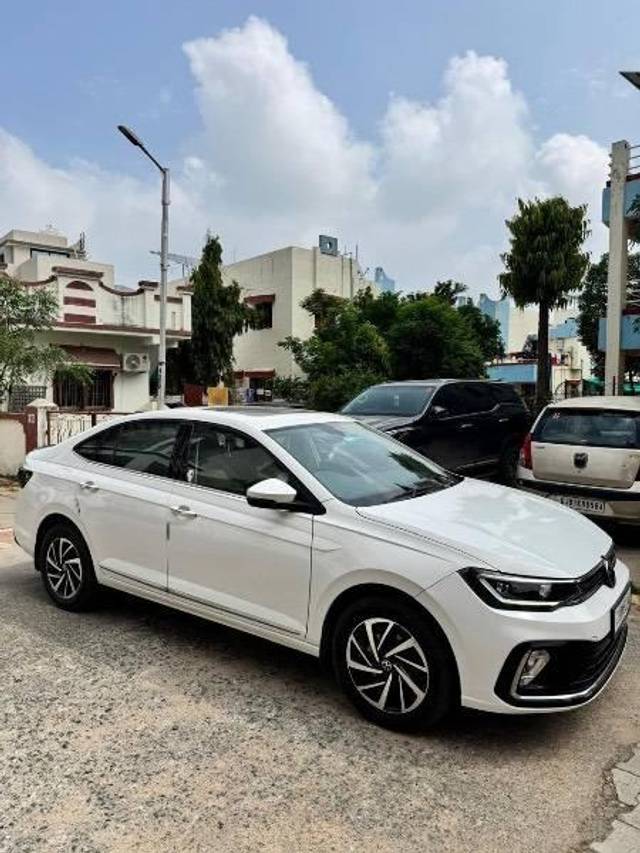 https://images10.gaadi.com/usedcar_image/4551847/original/processed_7184bdeb-297b-47d0-9cb8-9775bf660f94.jpeg?imwidth=6400