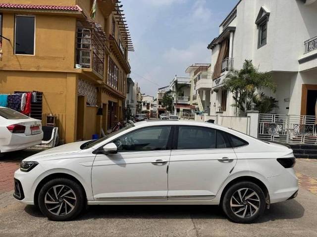 https://images10.gaadi.com/usedcar_image/4551847/original/processed_a8c45755-f1be-4526-98f1-50f56106ce3b.jpeg?imwidth=6402
