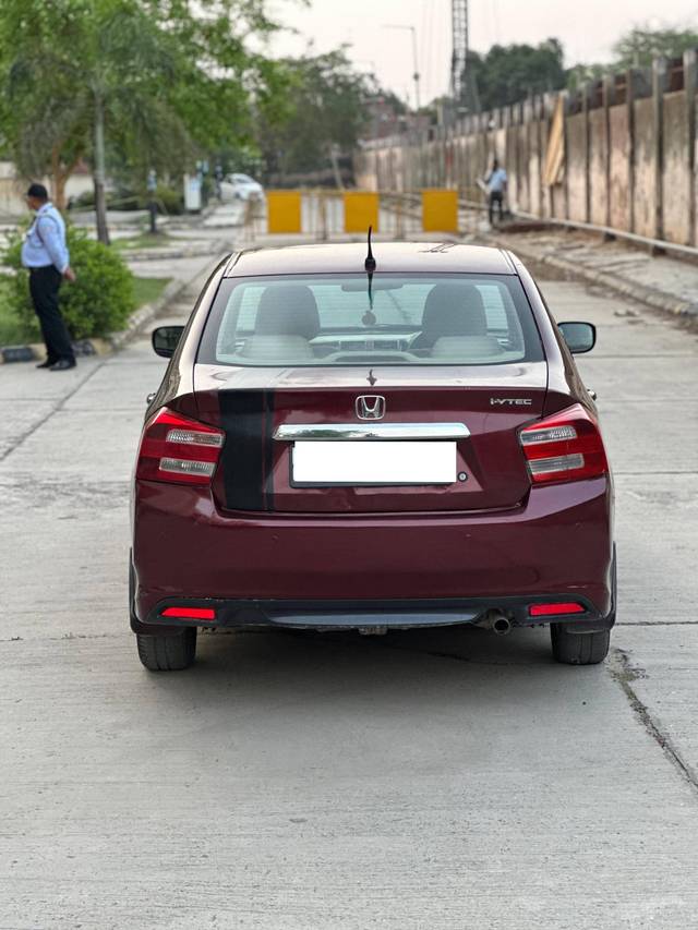 https://images10.gaadi.com/usedcar_image/4551854/original/processed_72af2e6168ea7b3a19572f1f284a491a.jpg?imwidth=6402