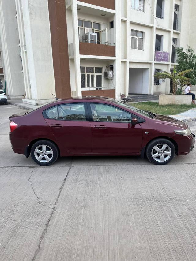 https://images10.gaadi.com/usedcar_image/4551854/original/processed_bb649da0fd3dde4798cc5b8809ec43a3.jpg?imwidth=6401