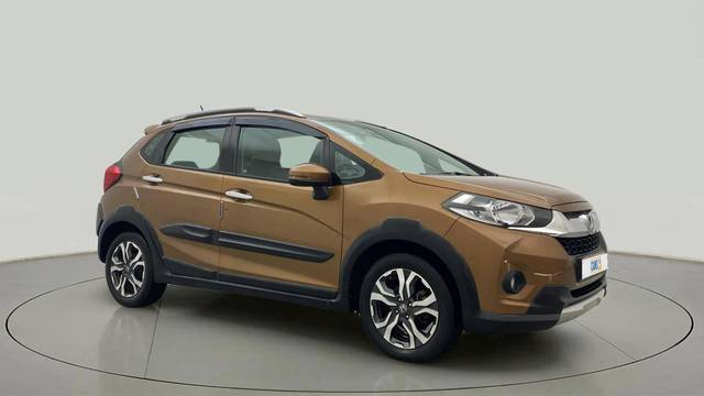 https://images10.gaadi.com/usedcar_image/4551869/original/118623a4219e1aca2226c9d1e0a0a65f.jpg?imwidth=6400
