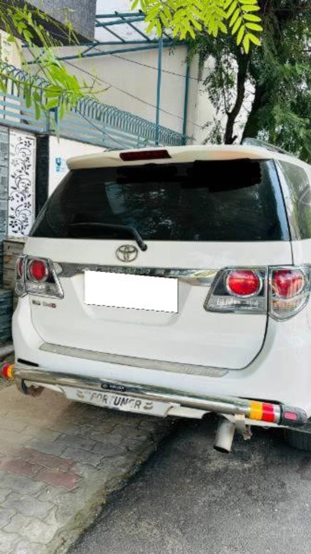 https://images10.gaadi.com/usedcar_image/4551931/original/processed_19306bde-e225-4728-8240-7eaf946b3105.jpg?imwidth=6401