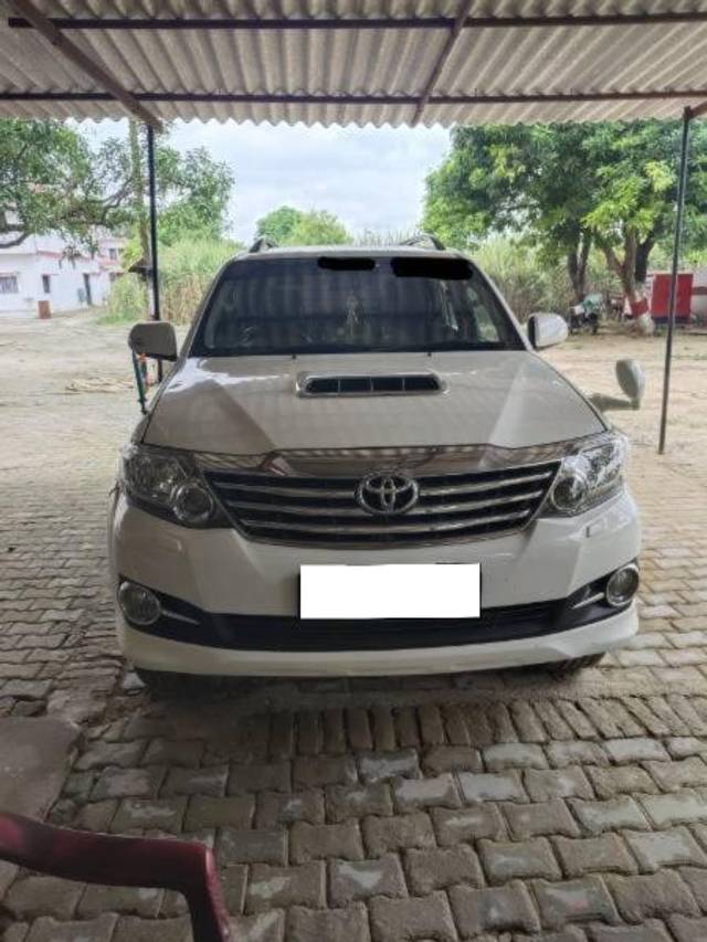 https://images10.gaadi.com/usedcar_image/4551931/original/processed_45ad161e-f1c9-4ff8-9a5c-cf5d8f5dc00d.jpg?imwidth=6400