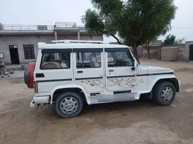 https://images10.gaadi.com/usedcar_image/4551932/original/processed_4dc54021-e969-461f-ab39-055e1ae9c6da.jpg?imwidth=6401