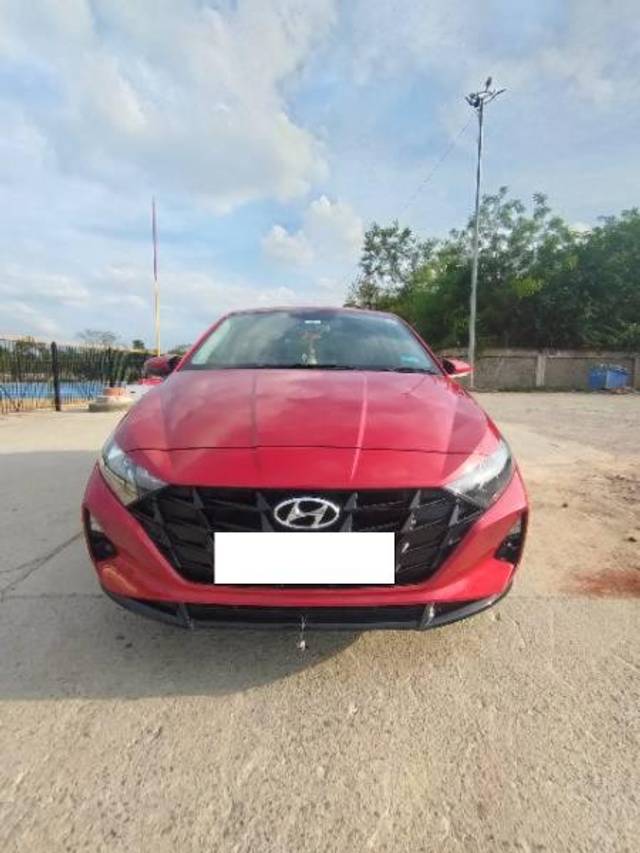 https://images10.gaadi.com/usedcar_image/4551940/original/processed_8119b25b-4d4f-4535-970a-3def2b143bbf.jpg?imwidth=6400