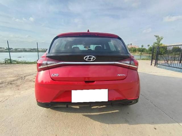 https://images10.gaadi.com/usedcar_image/4551940/original/processed_8d4df992-0061-4d92-9042-a2801e7bcc15.jpg?imwidth=6401