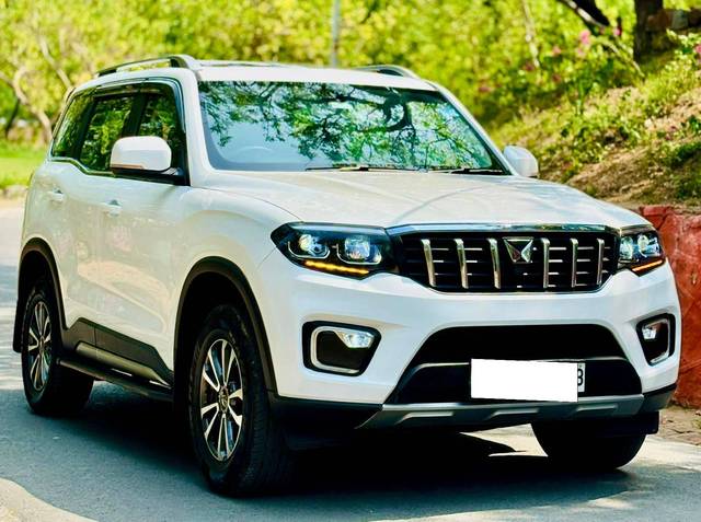 https://images10.gaadi.com/usedcar_image/4551941/original/processed_7520922d6becefc36efa93a97101dffd.jpg?imwidth=6400