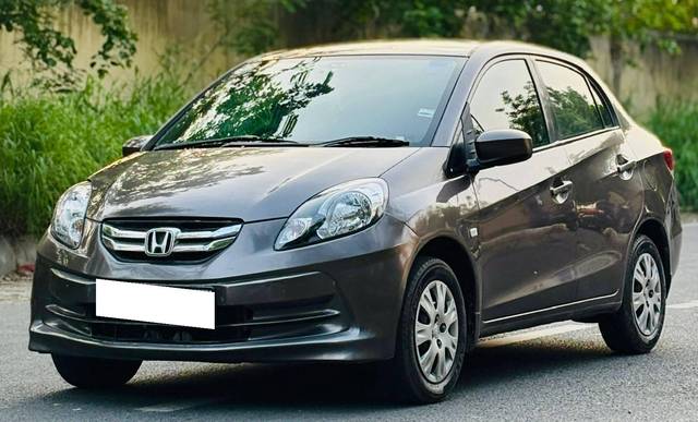 https://images10.gaadi.com/usedcar_image/4551946/original/processed_b2bb531e068498d76f5373f9e1e80c2c.jpg?imwidth=6402