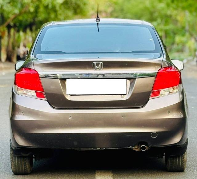 https://images10.gaadi.com/usedcar_image/4551946/original/processed_be6db9a882c381e7a9cbec57a34ca7bb.jpg?imwidth=6402