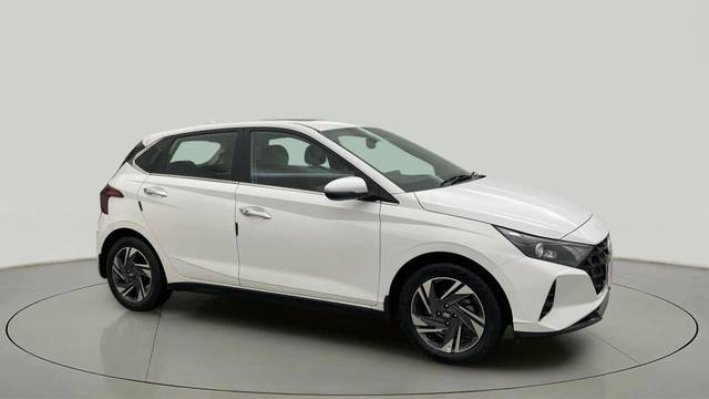https://images10.gaadi.com/usedcar_image/4551953/original/743a2fd666eeabc5dbb4b466da14e4bf.jpg?imwidth=6400