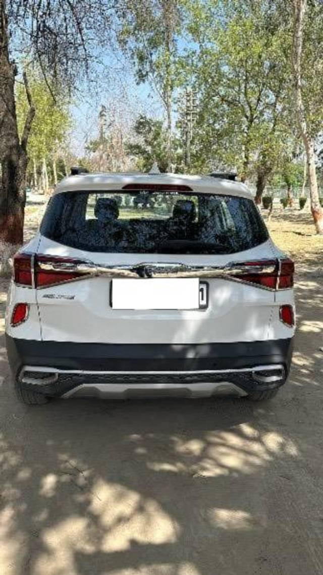 https://images10.gaadi.com/usedcar_image/4551965/original/processed_89e16f5f-3e48-4627-867d-fd1b9f08c7f3.jpeg?imwidth=6401