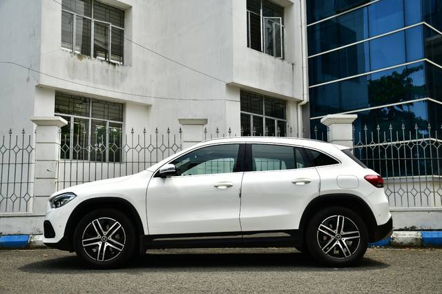 https://images10.gaadi.com/usedcar_image/4551967/original/9b2692d70faec7f1dec474c71c0f13e2.jpg?imwidth=6402