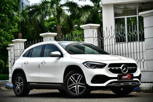 https://images10.gaadi.com/usedcar_image/4551967/original/processed_e1565a5d1180ef01c3643b3d954c357f.jpg?imwidth=6400