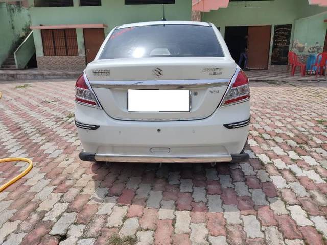 https://images10.gaadi.com/usedcar_image/4552024/original/processed_52e76cd3-8167-457d-af6d-71b6fd3012aa.jpg?imwidth=6401