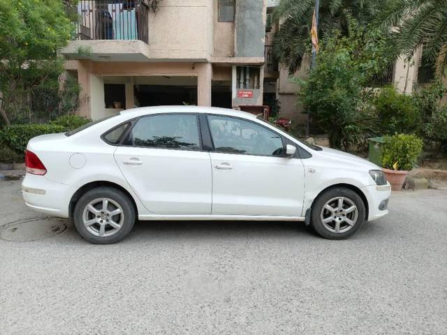 https://images10.gaadi.com/usedcar_image/4552028/original/processed_8cfbbc2c-2c0e-44f2-b9fb-3ef4eefe126b.jpg?imwidth=6401