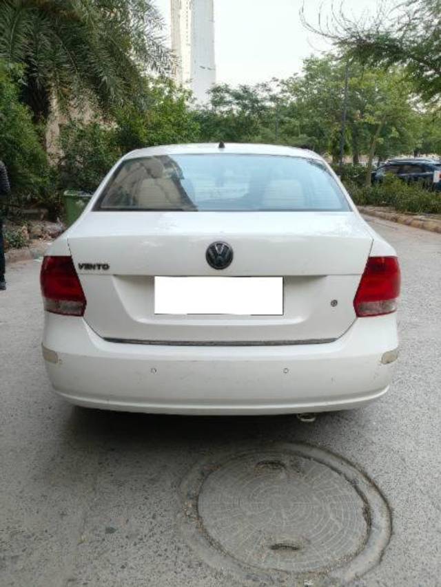 https://images10.gaadi.com/usedcar_image/4552028/original/processed_d01b4400-769d-47c3-8e48-c8d6d5f68f37.jpg?imwidth=6402