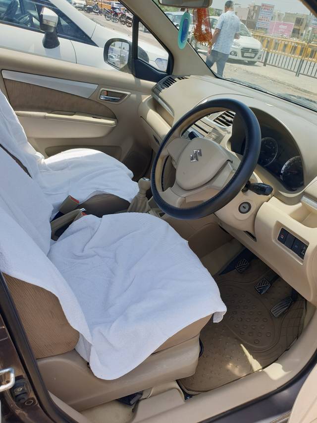 https://images10.gaadi.com/usedcar_image/4552037/original/fe29a4ddd4f29fda7db3338a1909afd6.jpg?imwidth=6402