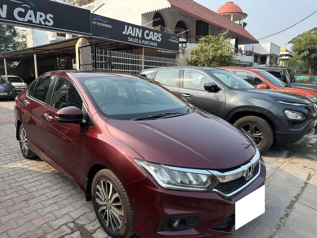 https://images10.gaadi.com/usedcar_image/4552039/original/processed_efc5c54ad42a31def3dc4f76d5689f79.jpg?imwidth=6401