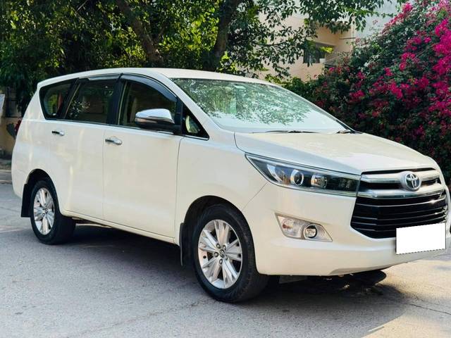 https://images10.gaadi.com/usedcar_image/4552044/original/processed_910d2f7dc043b2f626cb9dc6059ef633.jpg?imwidth=6400