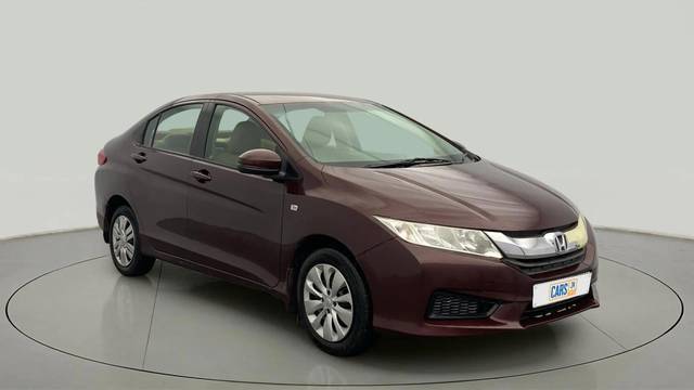https://images10.gaadi.com/usedcar_image/4552132/original/e8ddfd3eaa7a75691104a7d9fc863dfc.jpg?imwidth=6400
