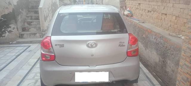 https://images10.gaadi.com/usedcar_image/4552137/original/processed_4537f4ca-bb59-4bec-b66d-7a9e9a6c2eaa.jpg?imwidth=6401