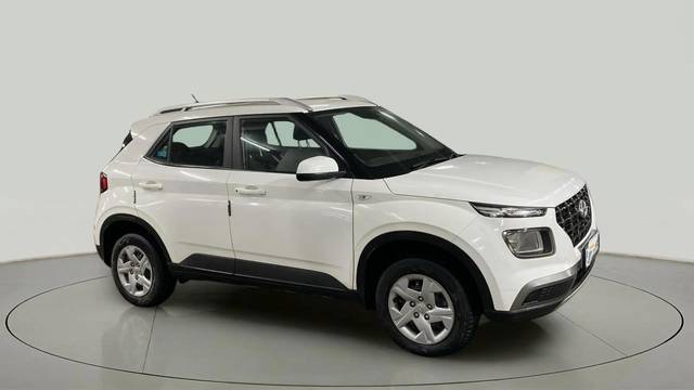 https://images10.gaadi.com/usedcar_image/4552144/original/0f6cd71c90a9cbe8cb490699f55afcf1.jpg?imwidth=6400