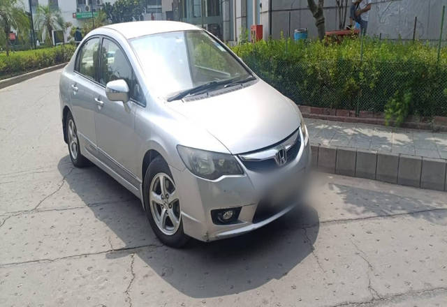 https://images10.gaadi.com/usedcar_image/4552183/original/c6c8a796-f5c1-4774-bad8-058600bf91f4.?imwidth=6400