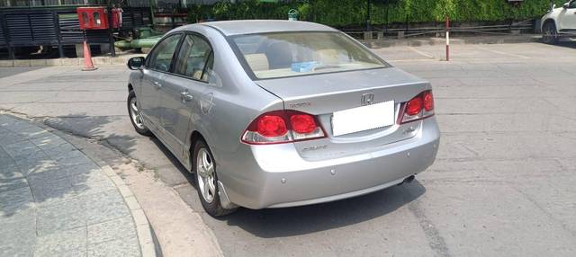 https://images10.gaadi.com/usedcar_image/4552183/original/processed_f10dee35-1433-47a7-b536-0e894c77d402.jpg?imwidth=6402
