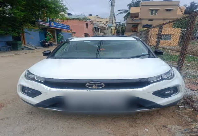 https://images10.gaadi.com/usedcar_image/4552240/original/417dee4d-1b26-4fcb-93ec-55c785fc51c7.?imwidth=6400