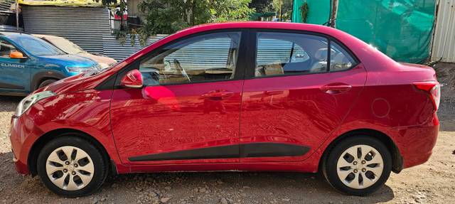 https://images10.gaadi.com/usedcar_image/4552241/original/processed_b98b6efc19aa651b6357efc98b576d16.jpg?imwidth=6402