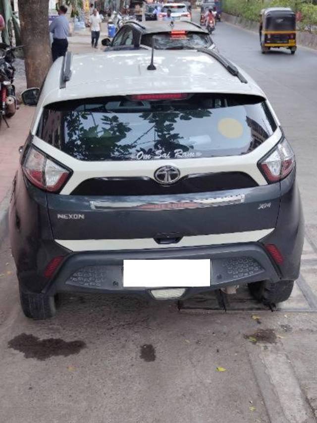 https://images10.gaadi.com/usedcar_image/4552265/original/processed_cbe2d609-9462-4360-b7a0-f240ae3ca20b.jpg?imwidth=6401
