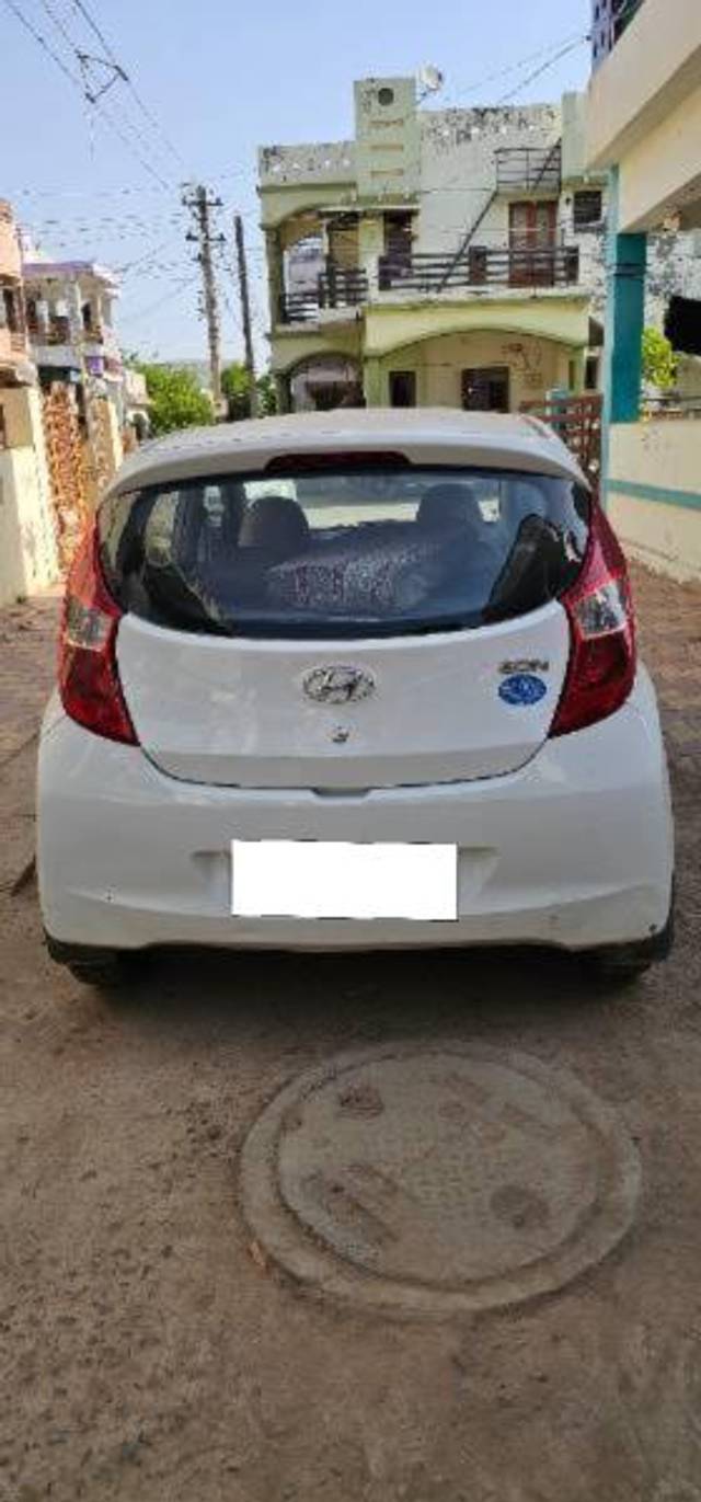 https://images10.gaadi.com/usedcar_image/4552292/original/processed_653eec78-d8e9-46e0-8bff-a9b1f15db9f1.jpg?imwidth=6402
