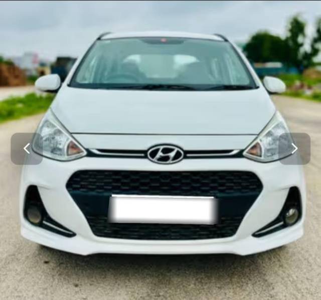 https://images10.gaadi.com/usedcar_image/4552309/original/processed_cc7279f1-0893-4742-90a3-61229a8c2677.jpg?imwidth=6400