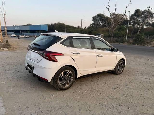 https://images10.gaadi.com/usedcar_image/4552314/original/processed_dbff57e7-7227-4128-8e87-6ae464724f53.jpeg?imwidth=6401