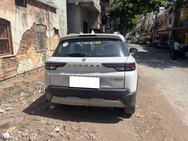 https://images10.gaadi.com/usedcar_image/4552387/original/processed_1b8e3c76-3b7e-429c-aea1-ad5f7c28018e.jpeg?imwidth=6402