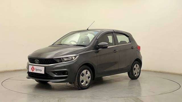 https://images10.gaadi.com/usedcar_image/4552453/original/8a6fa7509f7b785e10d4699c18ffba95.JPG?imwidth=6400