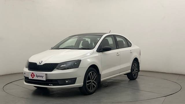 https://images10.gaadi.com/usedcar_image/4552479/original/476f0ebc0a621982bbb1d035e018fd63.JPG?imwidth=6400