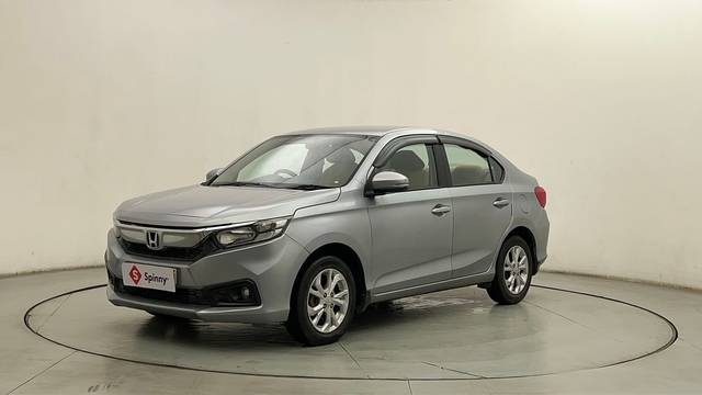 https://images10.gaadi.com/usedcar_image/4552491/original/5d1db52b707868790a44a0b70bc9d13f.JPG?imwidth=6400
