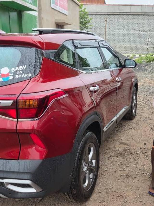 https://images10.gaadi.com/usedcar_image/4552512/original/processed_fb7cbe62-dcdd-489f-b3f3-fadd13b3e3ae.jpg?imwidth=6402