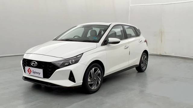https://images10.gaadi.com/usedcar_image/4552515/original/2822090f08bfb7110d3355a92f1c62e6.JPG?imwidth=6400