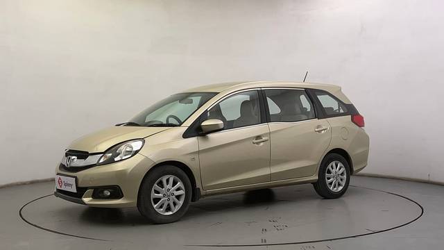https://images10.gaadi.com/usedcar_image/4552546/original/300e56ee37fc8b3b5f836e39e2cfe389.JPG?imwidth=6400