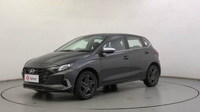 https://images10.gaadi.com/usedcar_image/4552549/original/8b8a166faf6edb5300fa35ef654866c9.JPG?imwidth=6400
