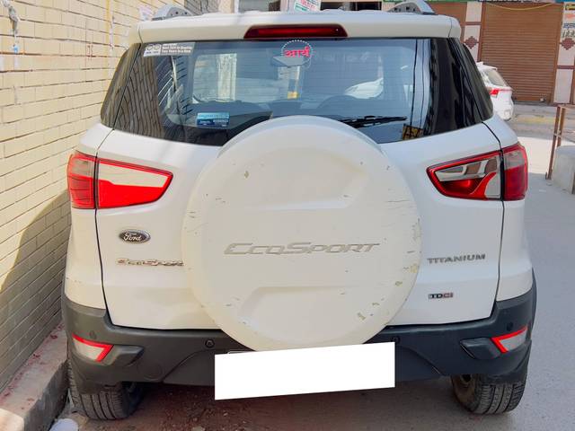 https://images10.gaadi.com/usedcar_image/4552554/original/processed_dc3e947d-6415-4715-854c-be92ba58abfa.jpeg?imwidth=6401