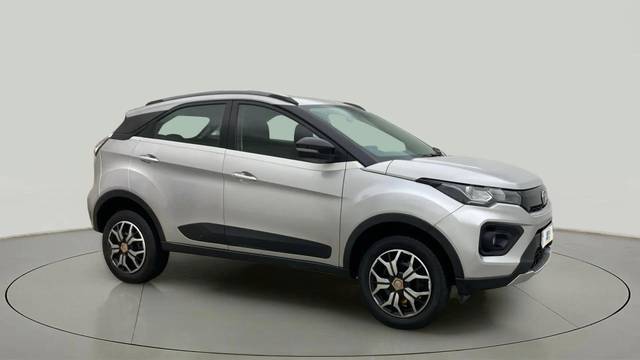 https://images10.gaadi.com/usedcar_image/4552558/original/593a067bd57bade724d5c7112f0f3867.jpg?imwidth=6400
