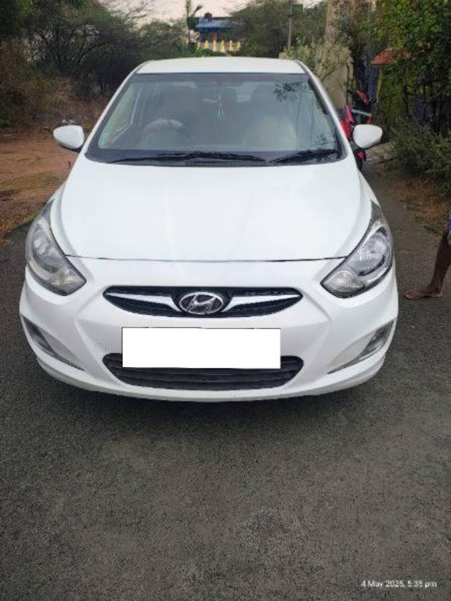 https://images10.gaadi.com/usedcar_image/4552592/original/processed_6df0461f-f2f2-4c70-abad-672311edc098.jpg?imwidth=6400