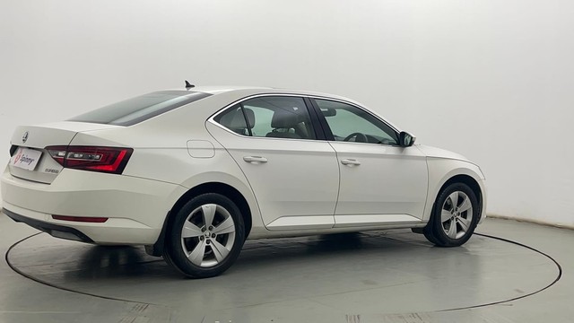 Second-hand 2017 Skoda Superb Style 2.0 TDI AT for sale in Kolkata-3