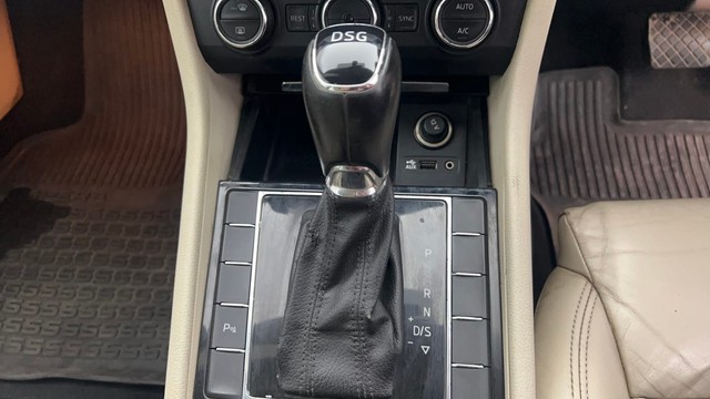 Second-hand 2017 Skoda Superb Style 2.0 TDI AT for sale in Kolkata-12