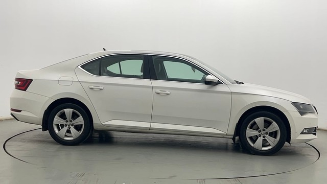 Second-hand 2017 Skoda Superb Style 2.0 TDI AT for sale in Kolkata-2